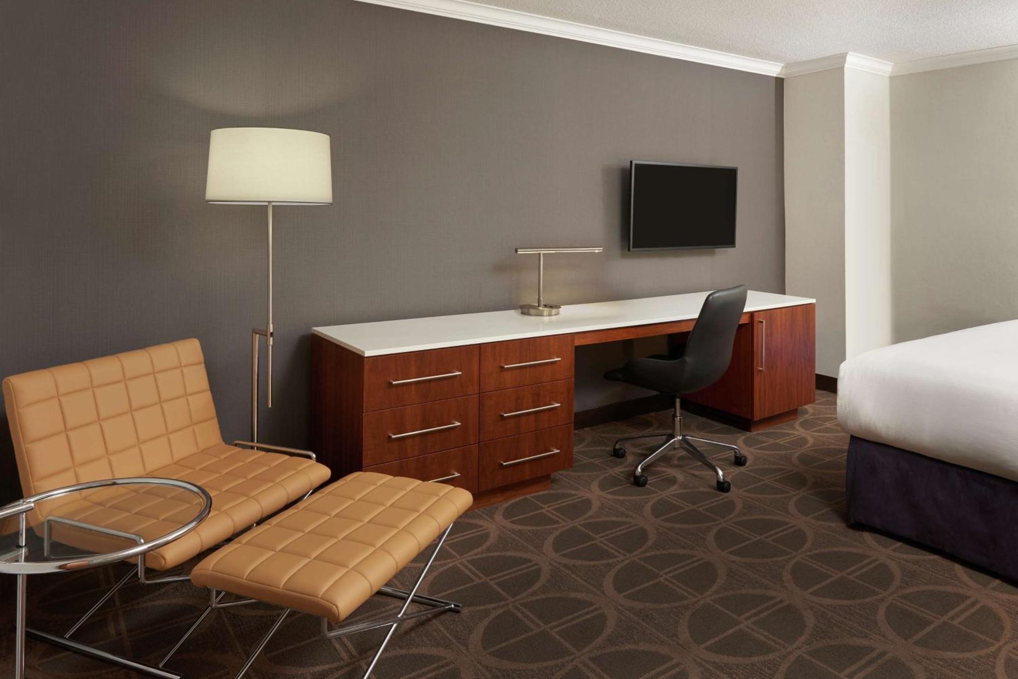 מיסיסאוגה Hilton Toronto Airport Hotel & Suites מראה חיצוני תמונה